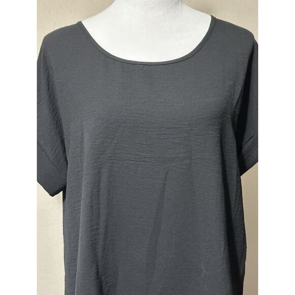 Entro Boutique Black Short Sleeve Rolled Cuff Size M Relaxed Fit Closet Staple - Picture 2 of 11